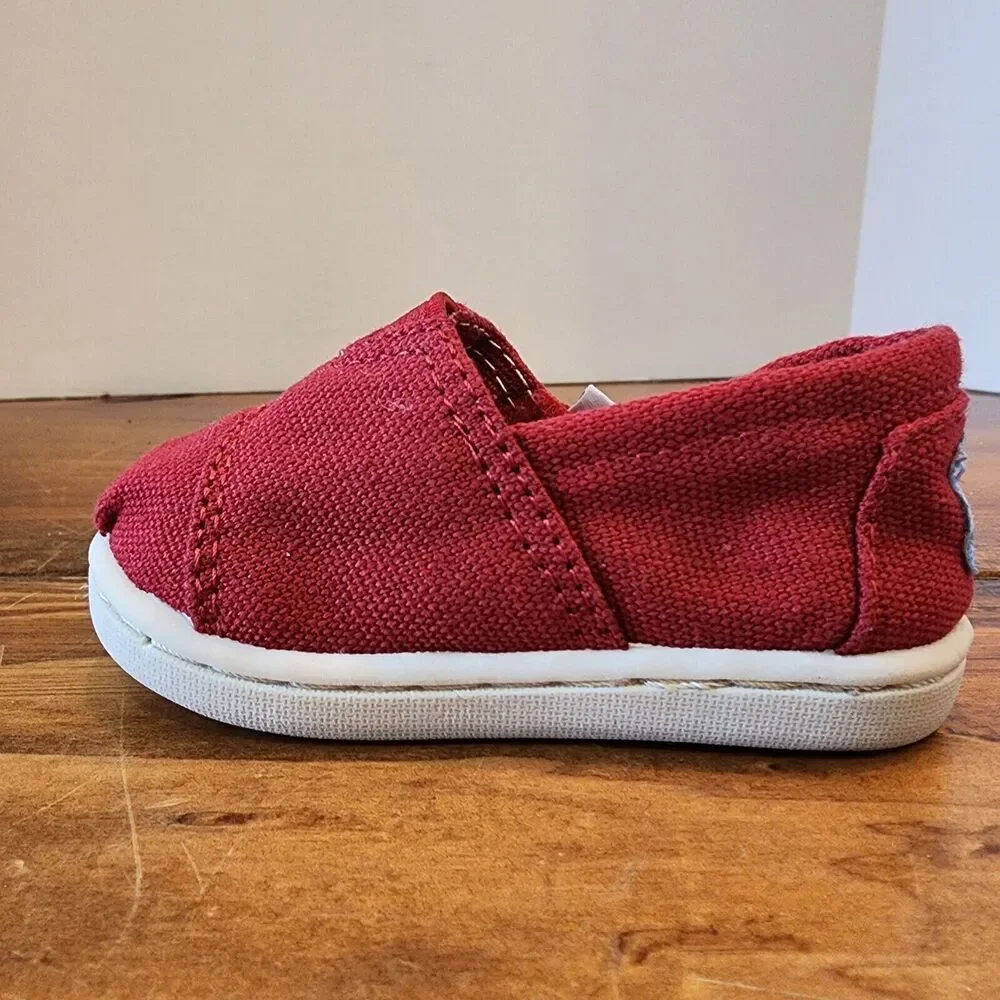 Toms Infant Classics Red Canvas Shoes Toddler Size T‎ 3 Unisex Toddler EUC